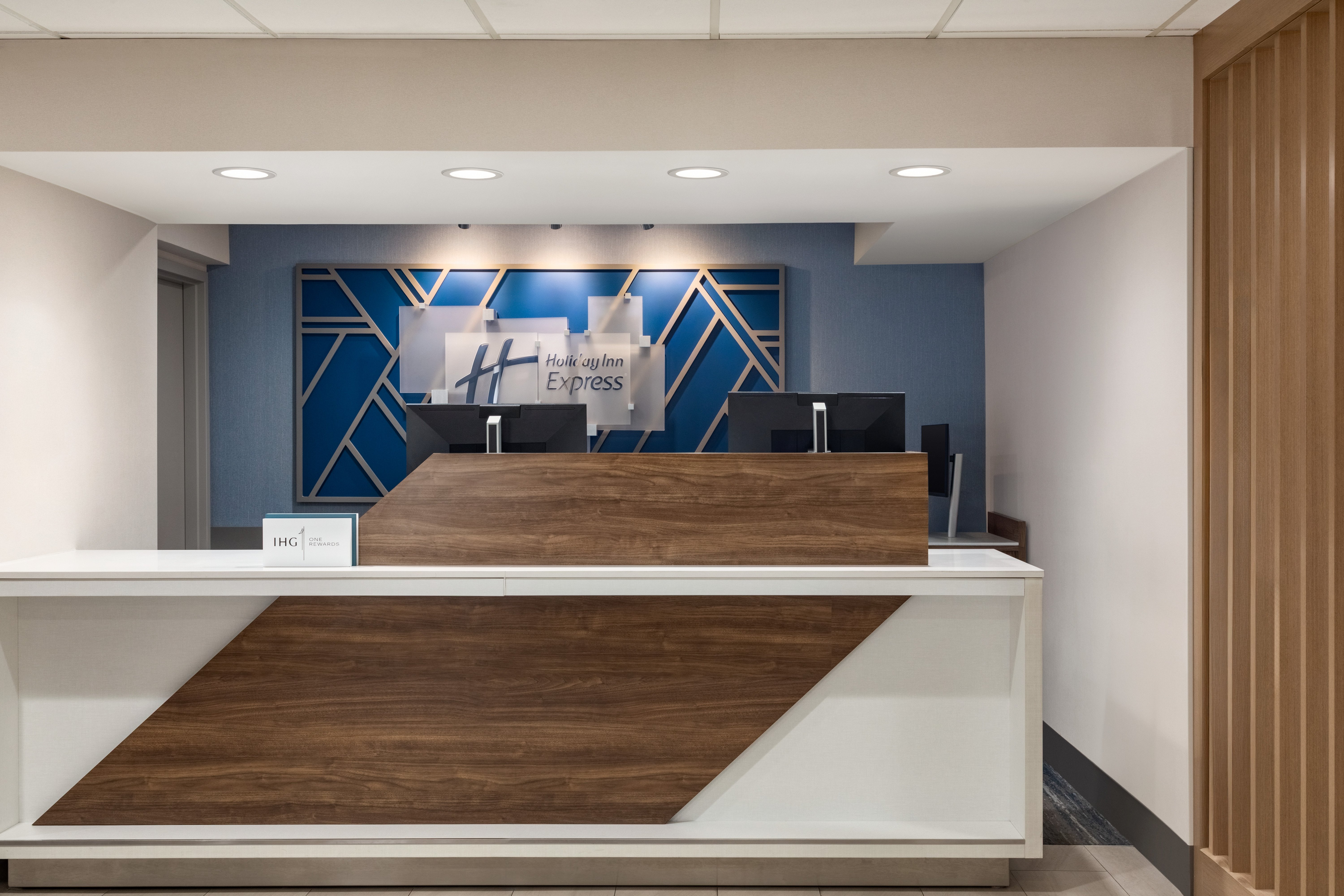 Holiday Inn Express Painted Post Corning Area 4/28