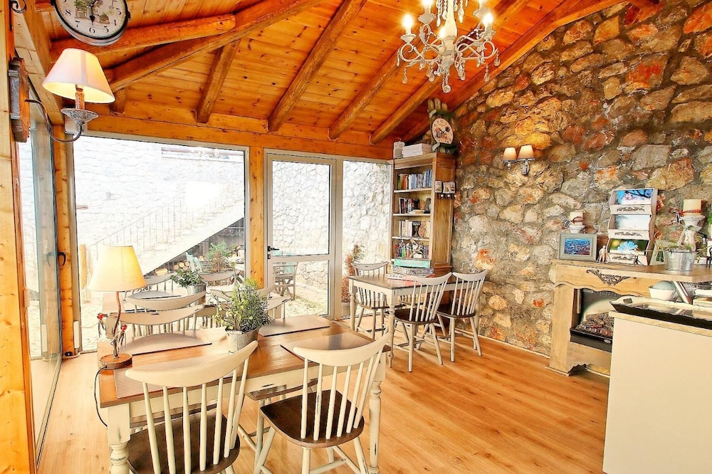 Almond House Suites Arachova 31/50