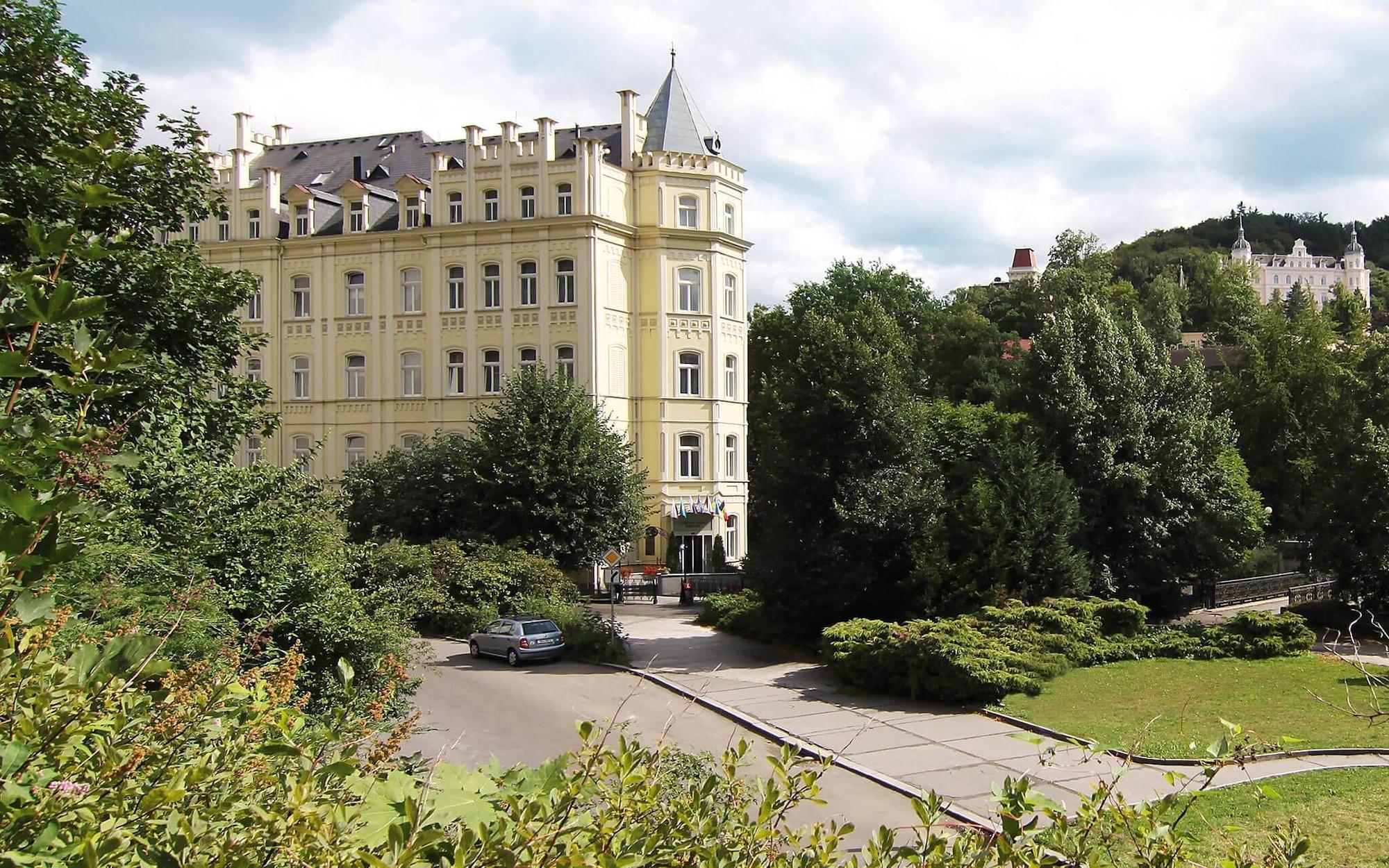 Hotel Pavlov 48/50