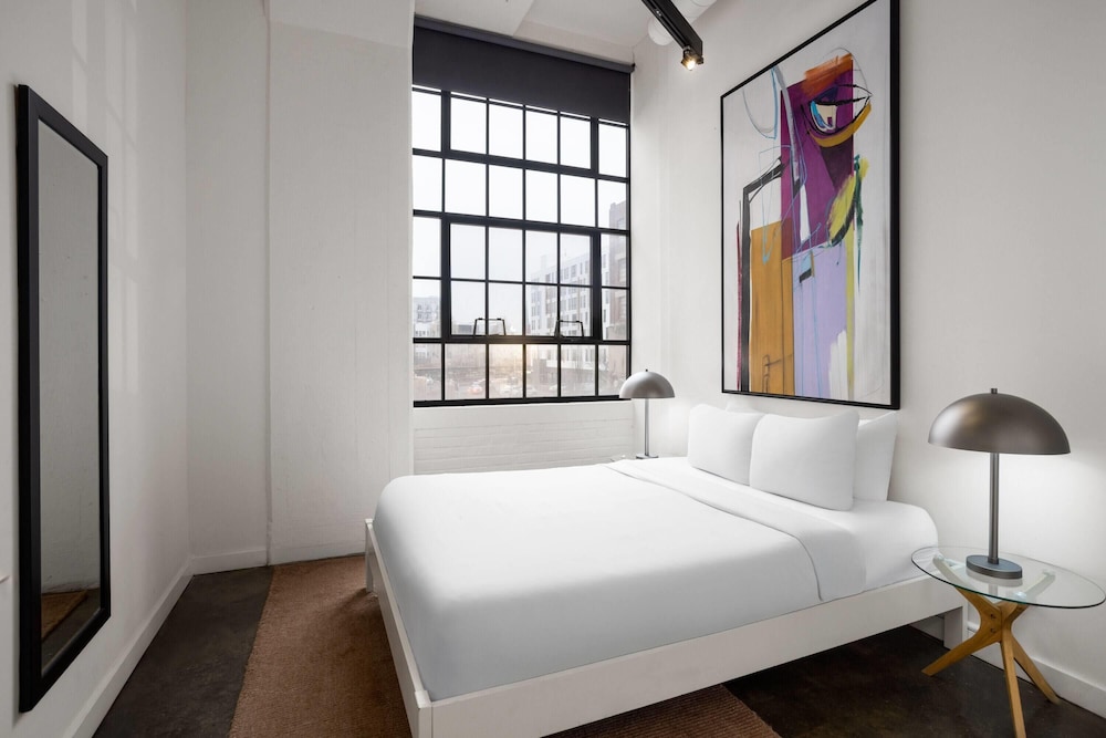 1 Bedroom, Superior, Apartment, Queen Bed, The Heid Lofts by Reside, a Wyndham Residence 2/5