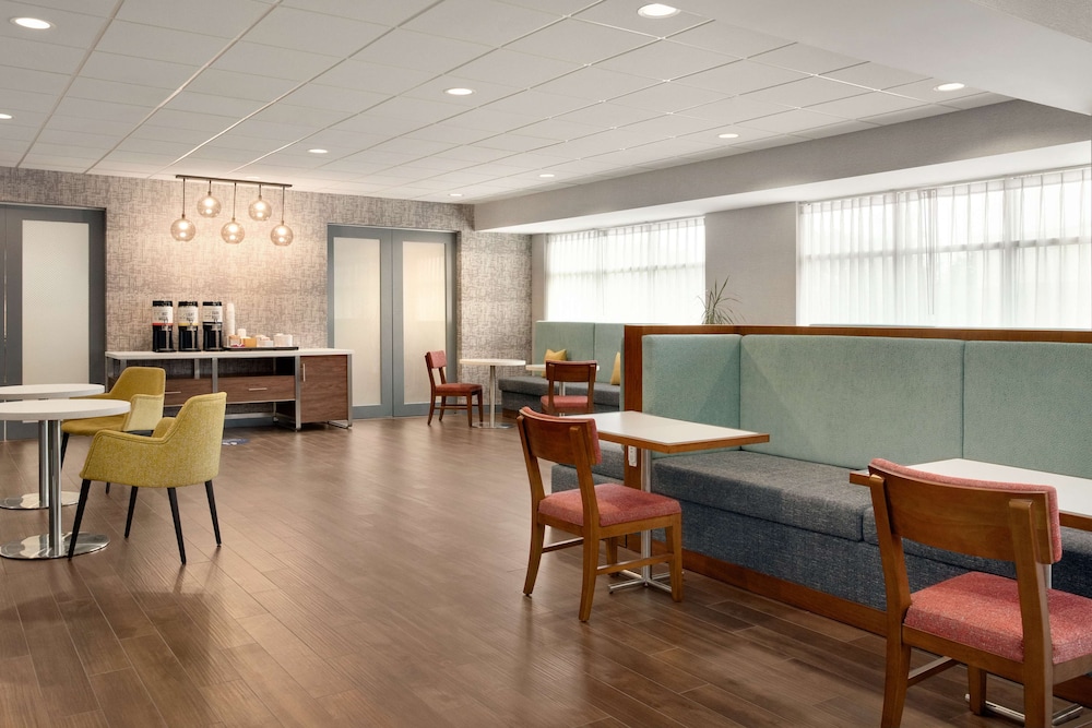 Hampton Inn St Louis Columbia 21/37