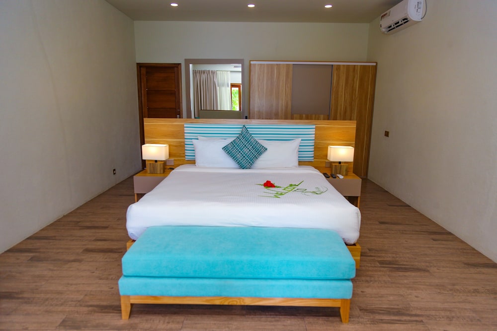 Rahaa Resort Maldives 5/50