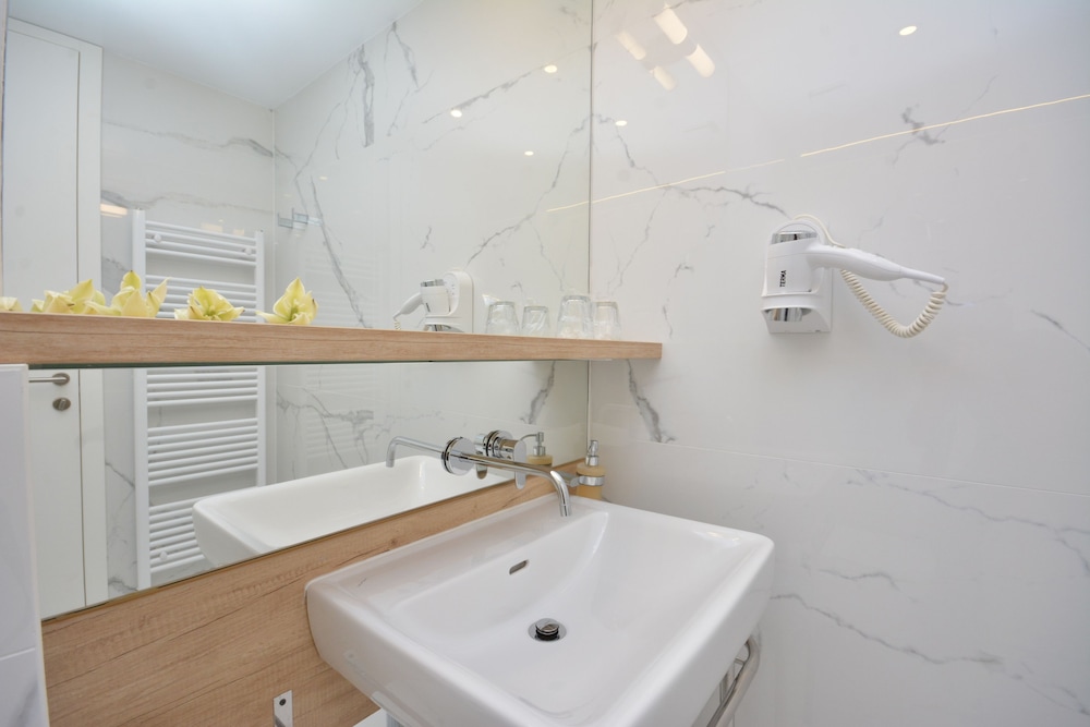 Jona Rooms Podstrana 48/49