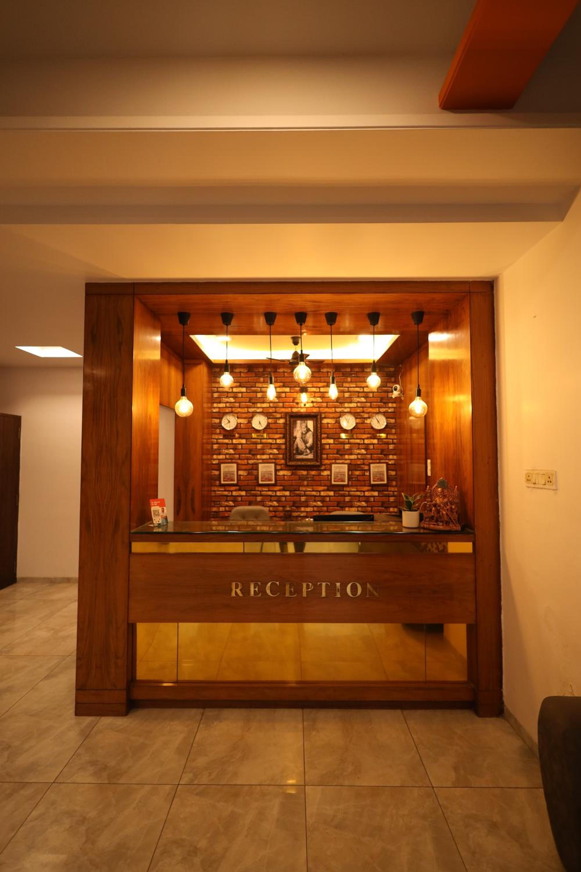 Oyo 4445 Hotel Saishri 17/63