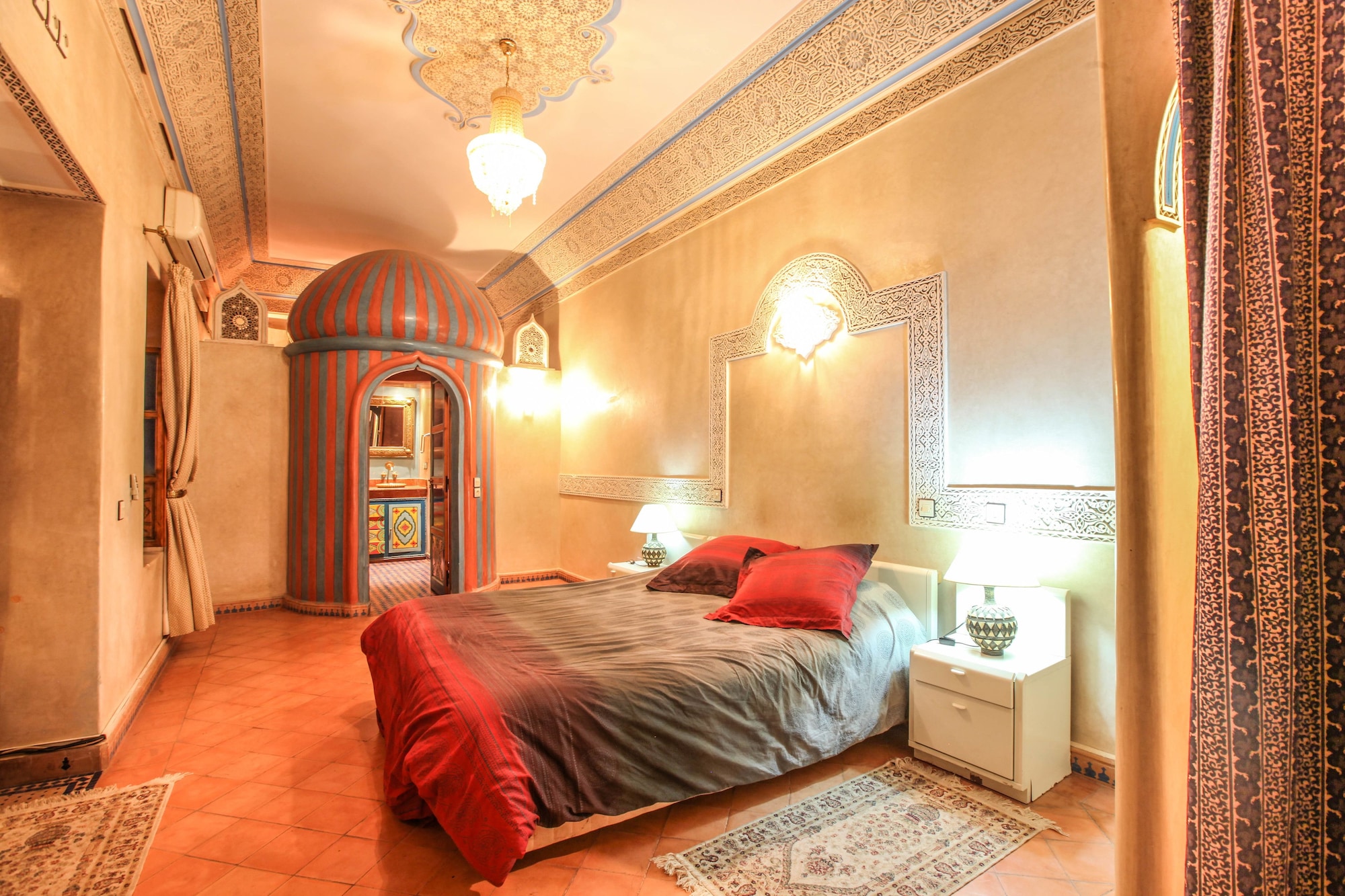 2 BEDROOMS, ROYAL, SUITE