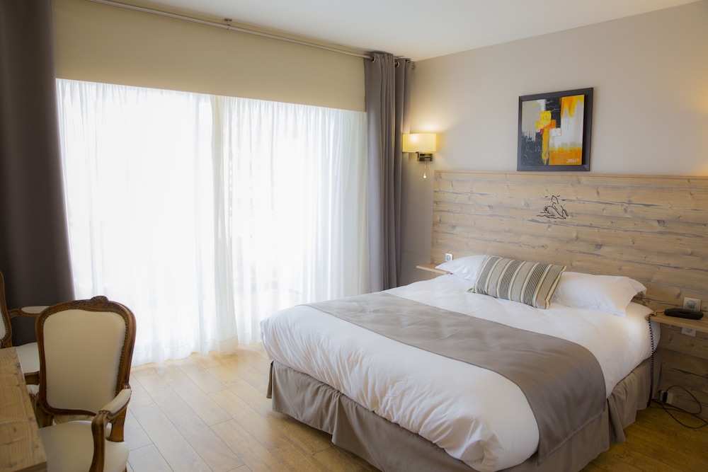 ARC HOTEL SUR MER 11/62