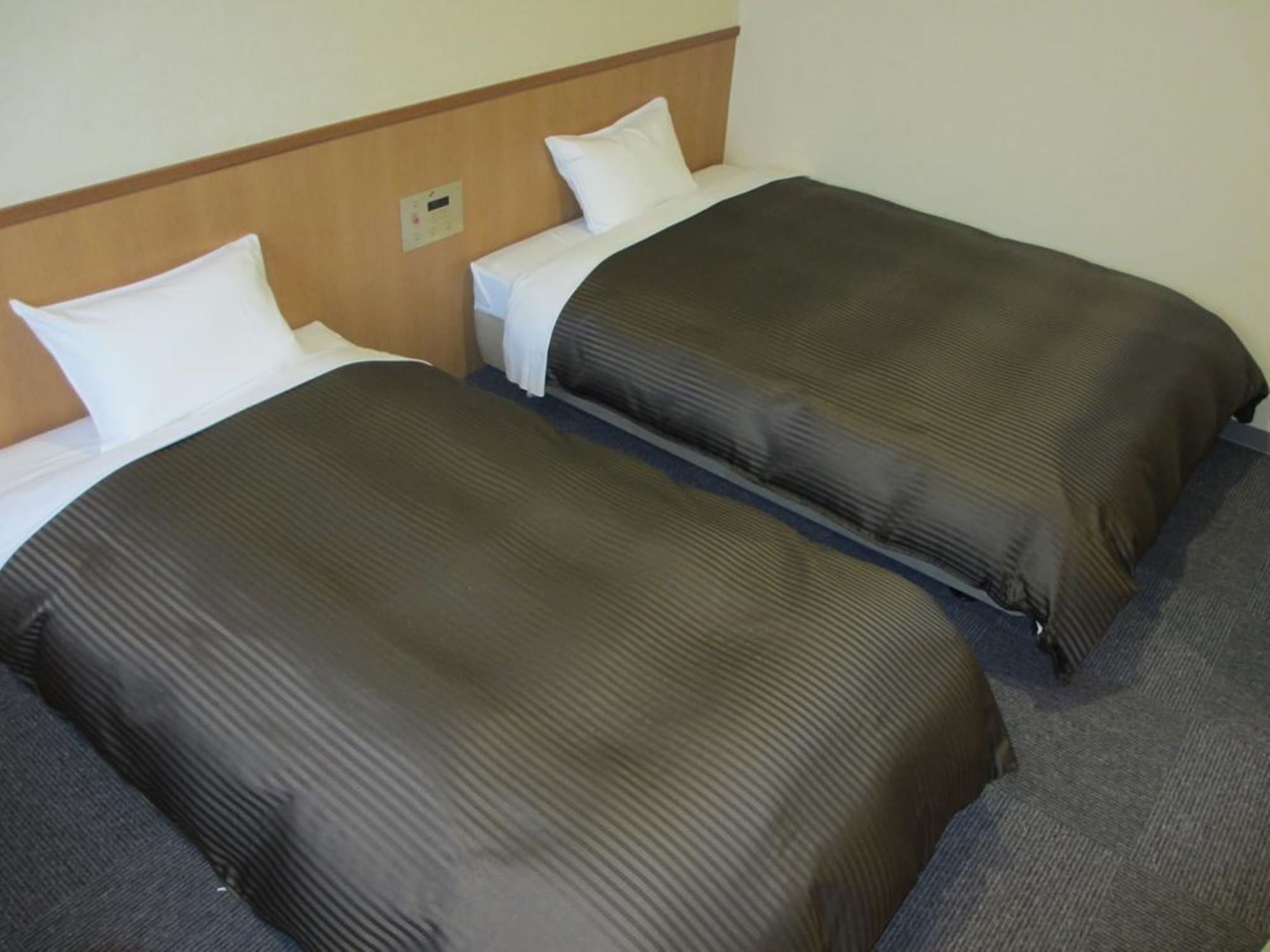 BASIC, DOUBLE BED, SMOKING
