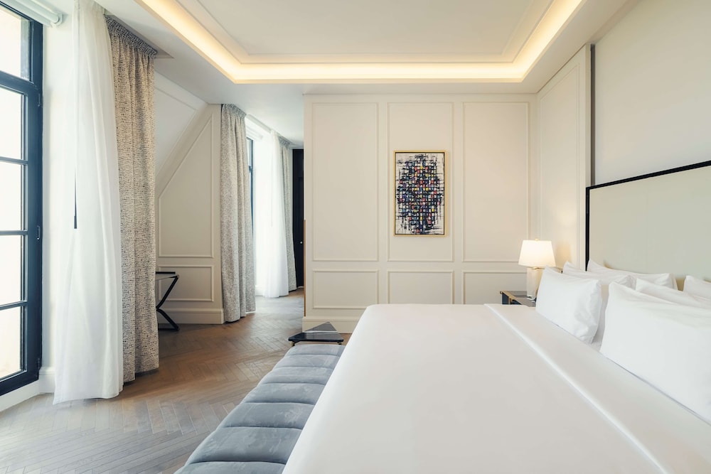 2 Bedrooms, Collection, Suite, 2 King Beds, Living Area