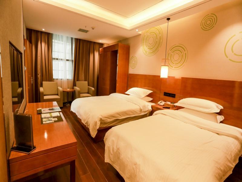 GreenTree Inn (Anshun Guanling Bus Station) 7/23