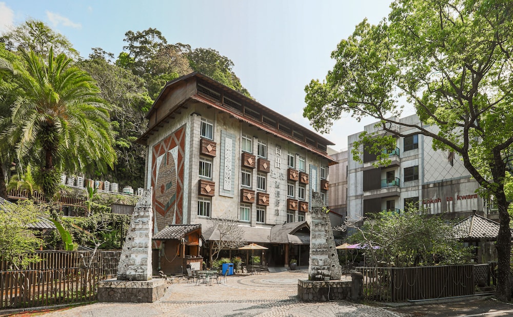 Sunrise Hot Spring Hotel 2/50