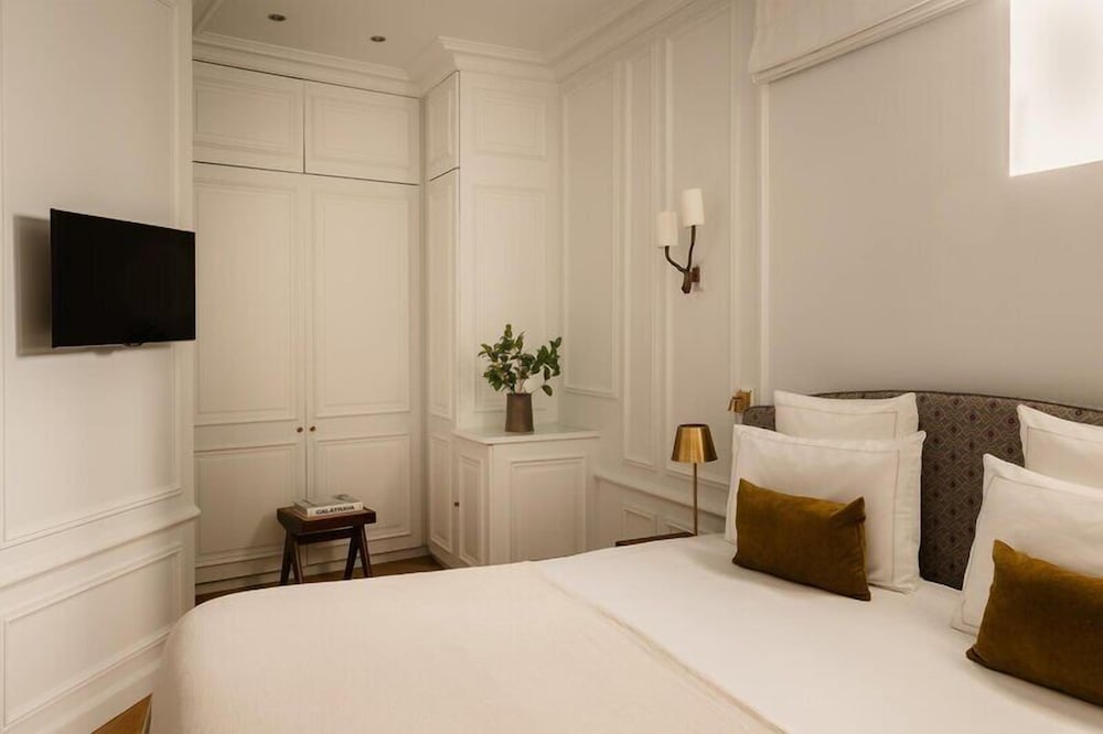 Bourgogne Hotel and Montana in PARIS