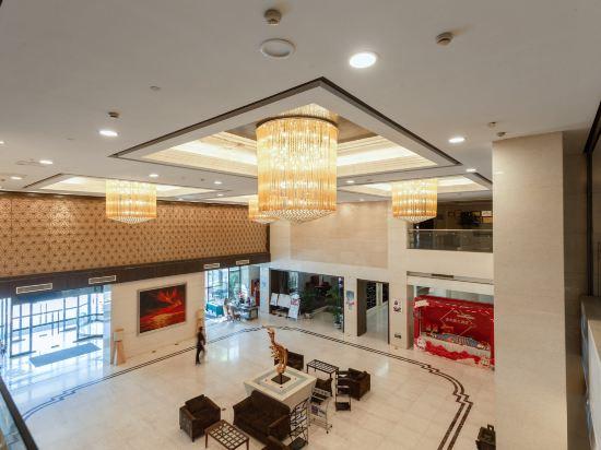 Golden Phoenix Hotel 8/15