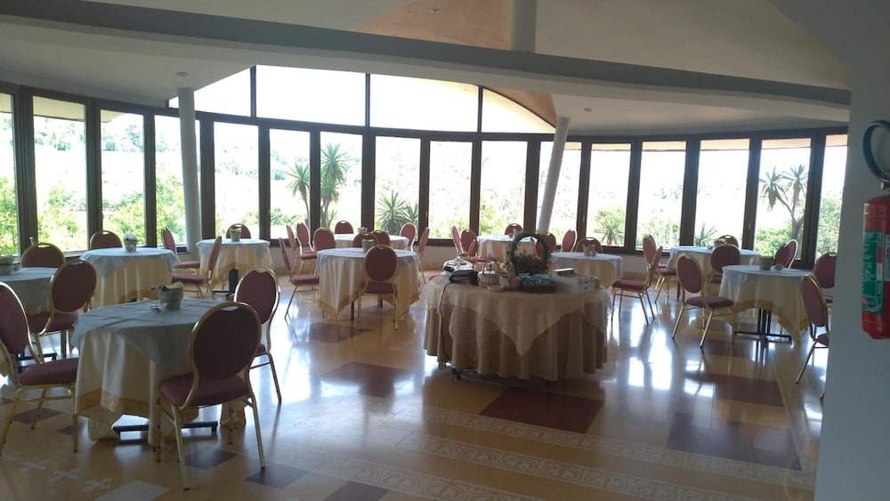 Ares Hotel 24/33
