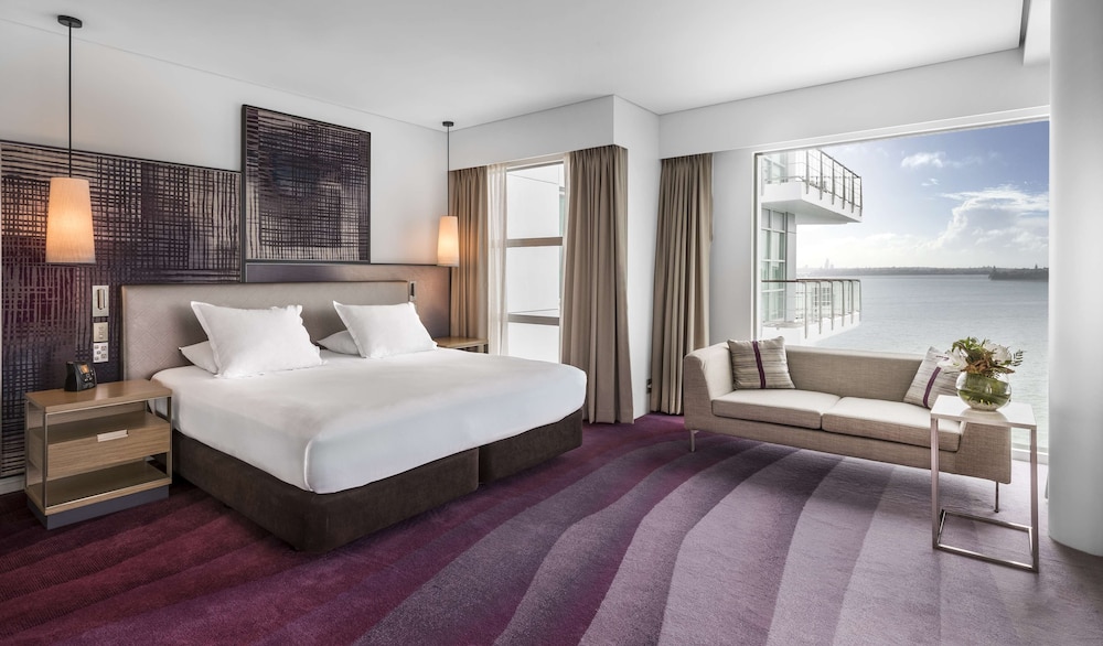 Hilton Auckland 14/78
