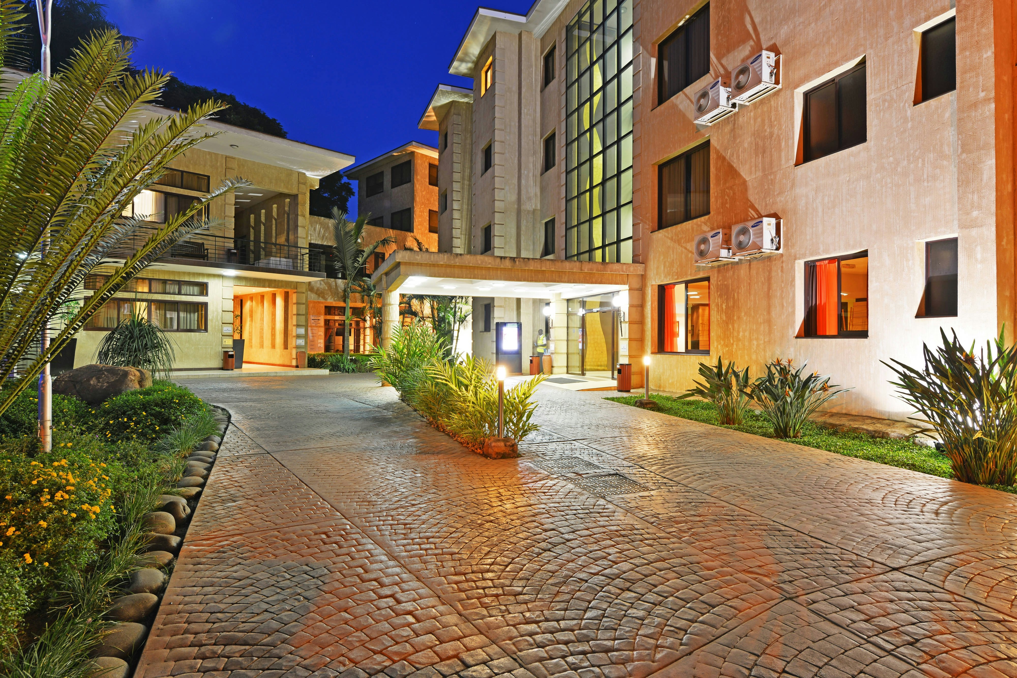 Protea Hotel By Marriott Kampala 36/38