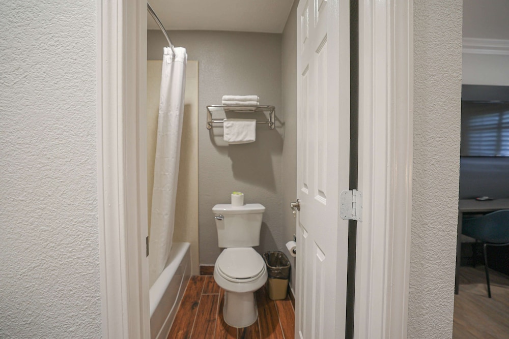Motel6 Tustin, CA – Orange County 28/32