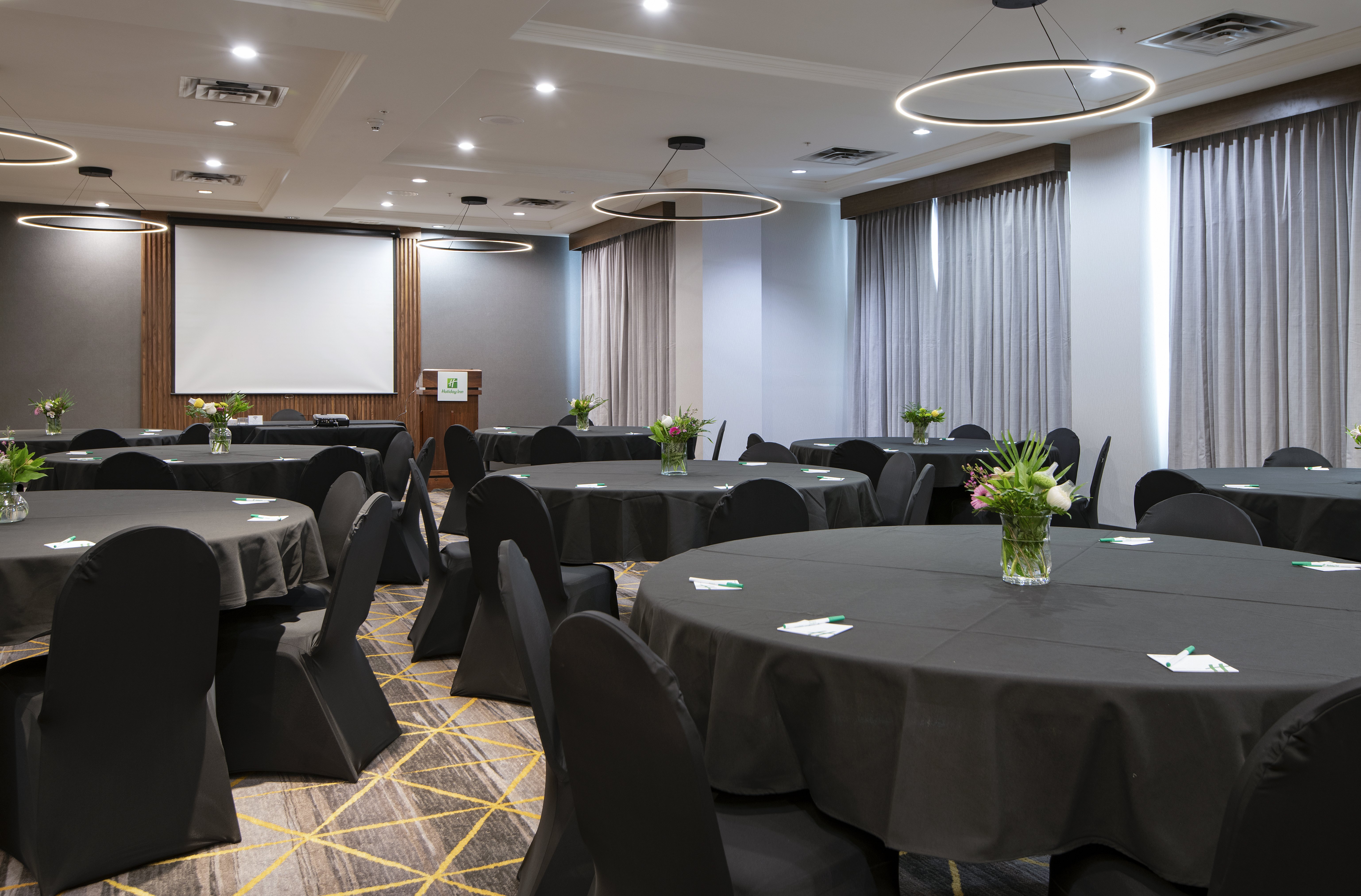 Holiday Inn Hotel Suites Kamloops 63/72