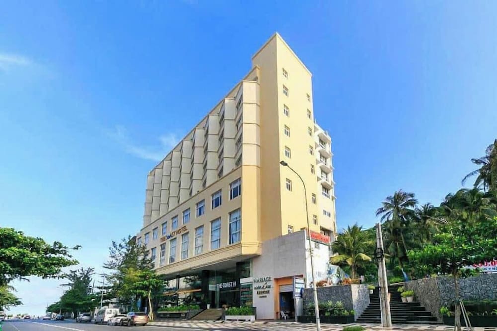 The Coast Hotel 2/47