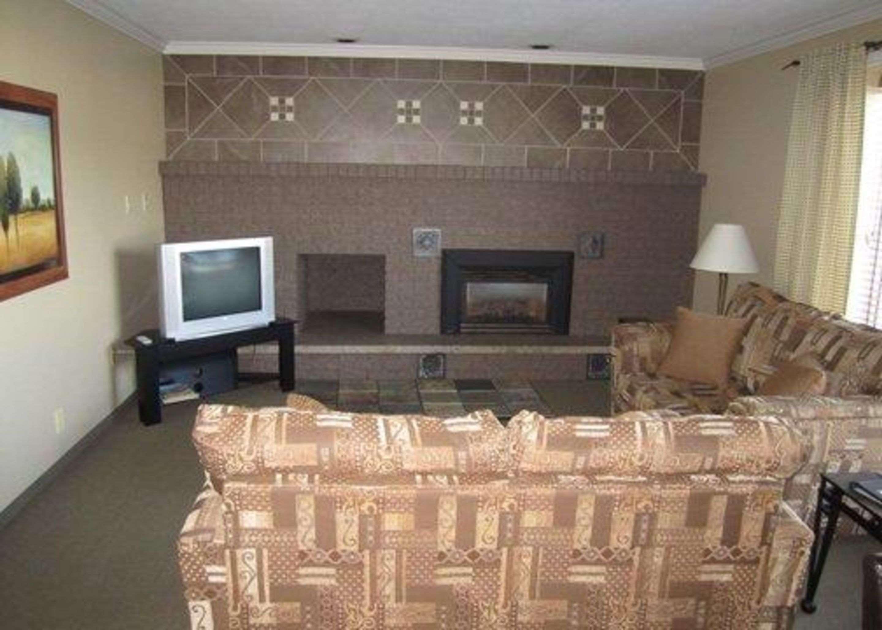 Quality Inn New Liskeard, ON 10/14