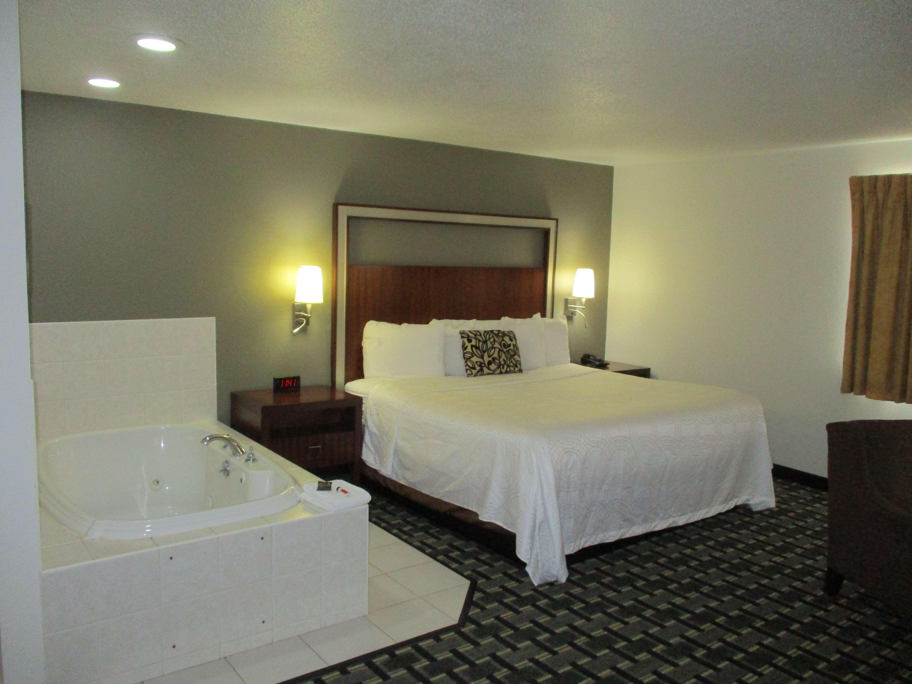 Suite, King Bed