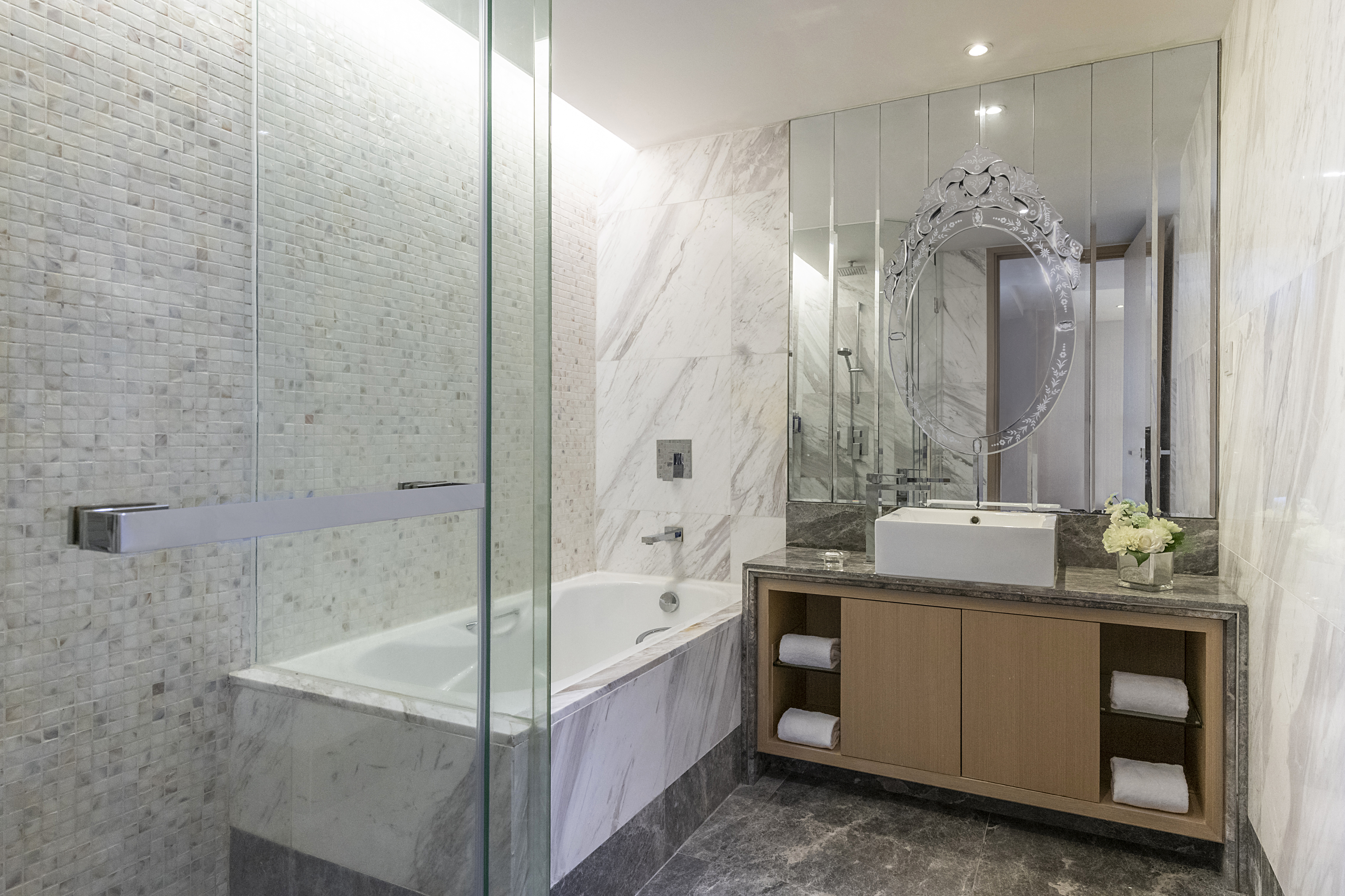 Dorsett, Suite