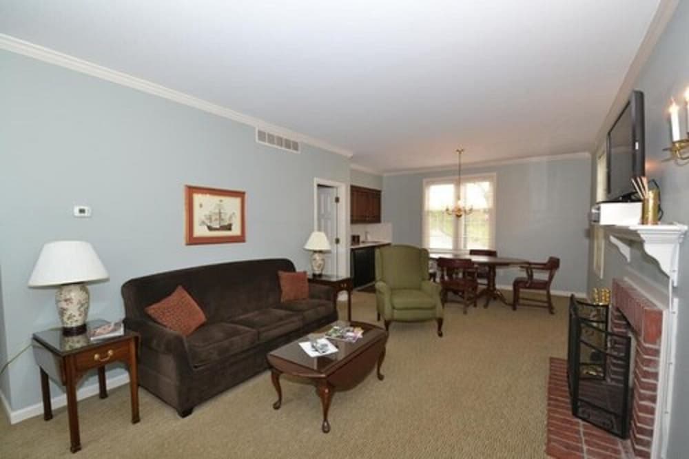 Century Suites Hotel 25/50