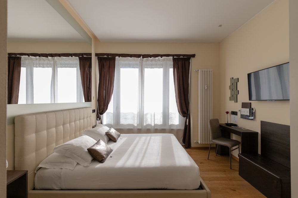 Aiello Rooms - San Babila 21/61