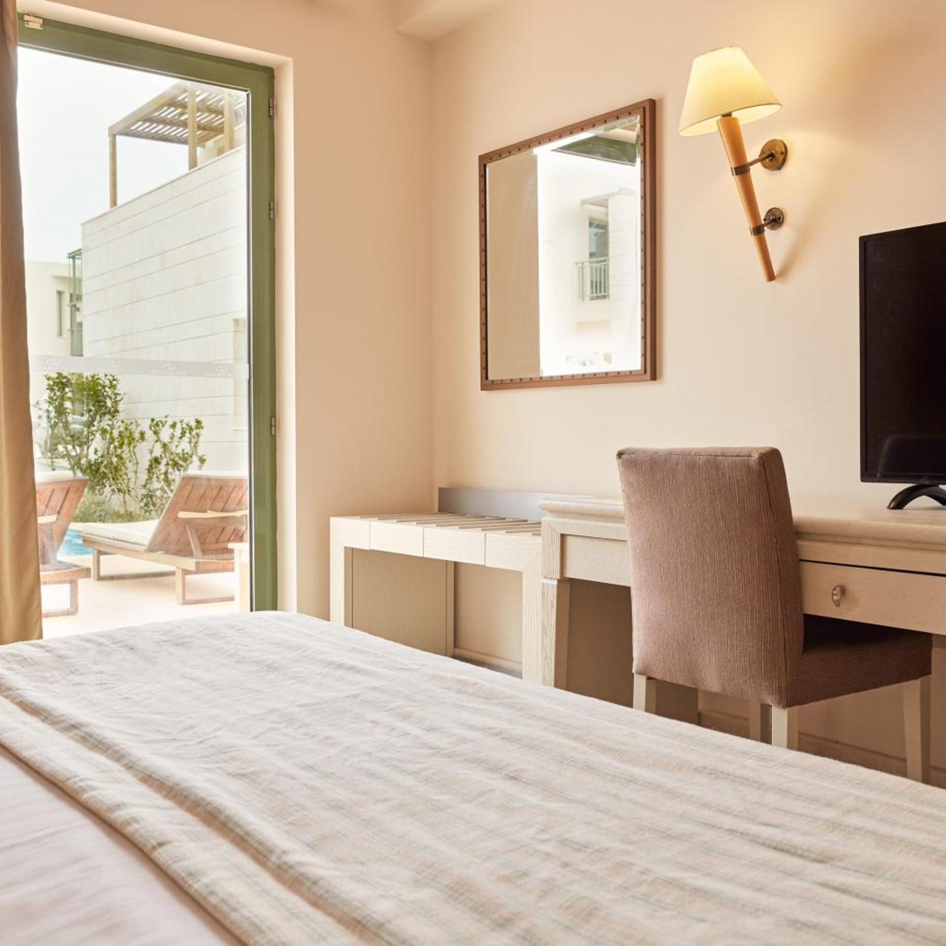 Suite, Direct Pool Access