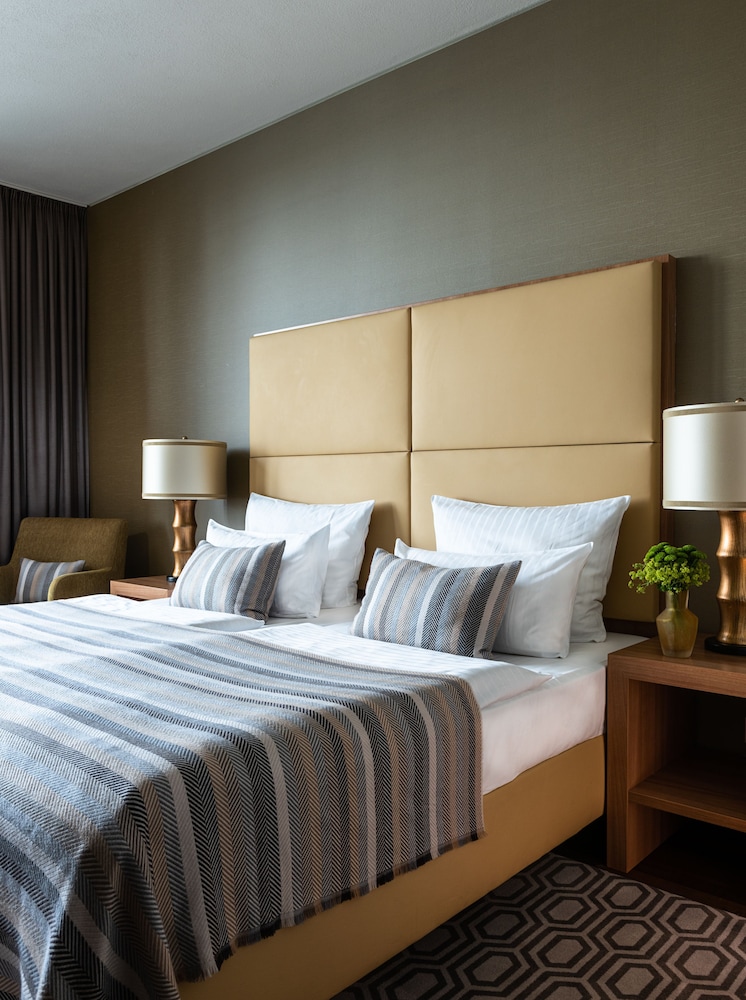 غرفة بريميوم بسريرين منفصلين، Ameron Koln Hotel Regent 2/8