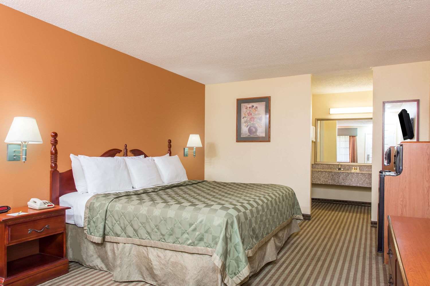 Days Inn By Wyndham Orange 10/25
