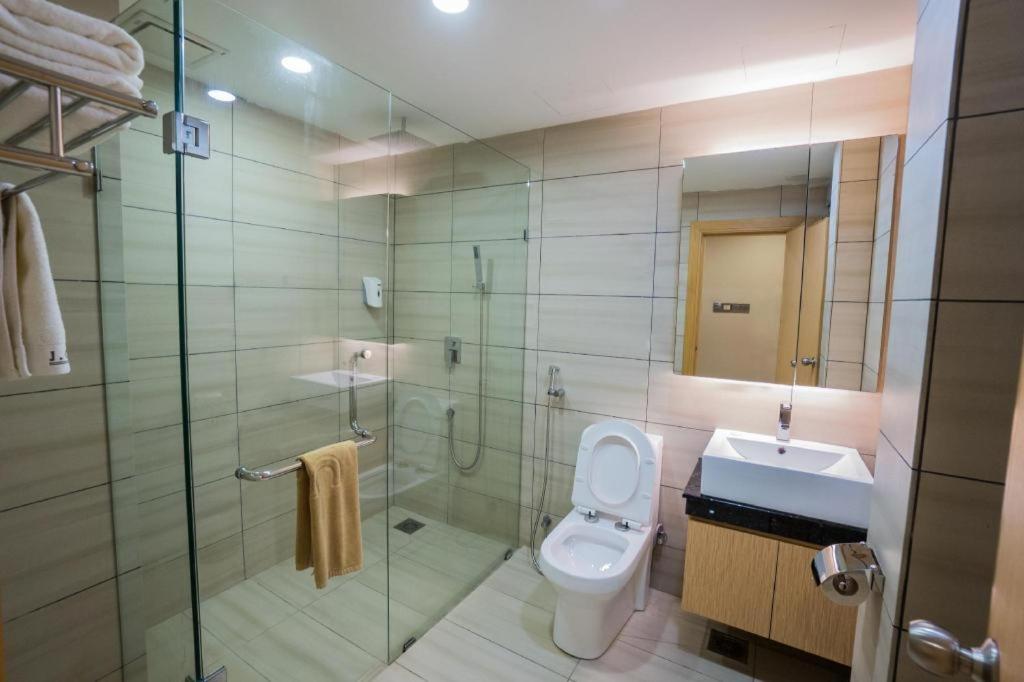 JC Mark Hotel 44/53