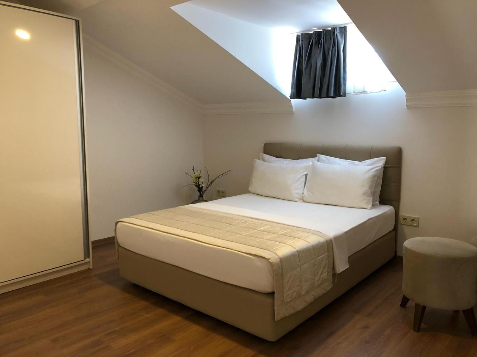 Suite, Sofa, Terrace