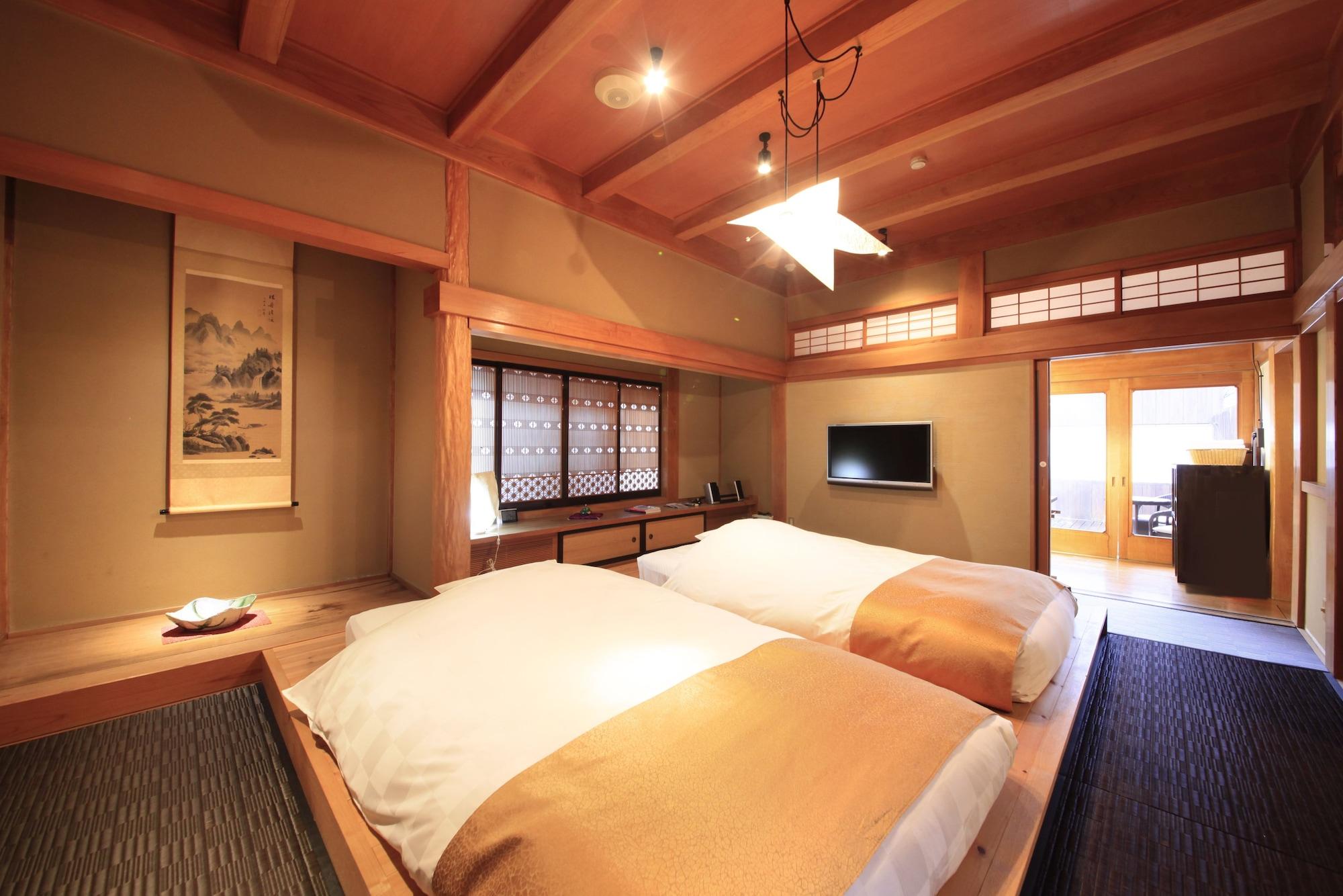 Executive, Suite