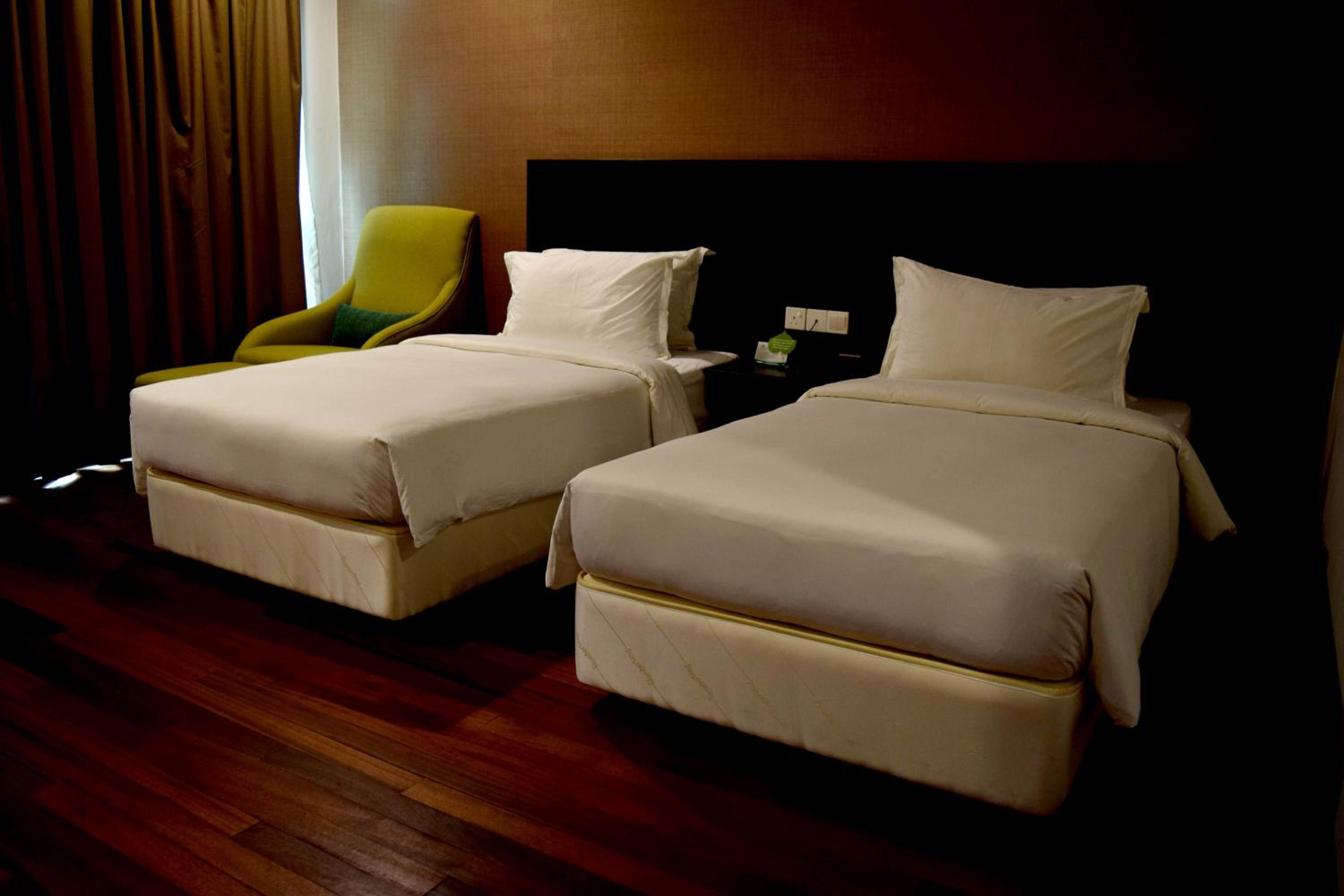 Deluxe, Double or Twin Bed