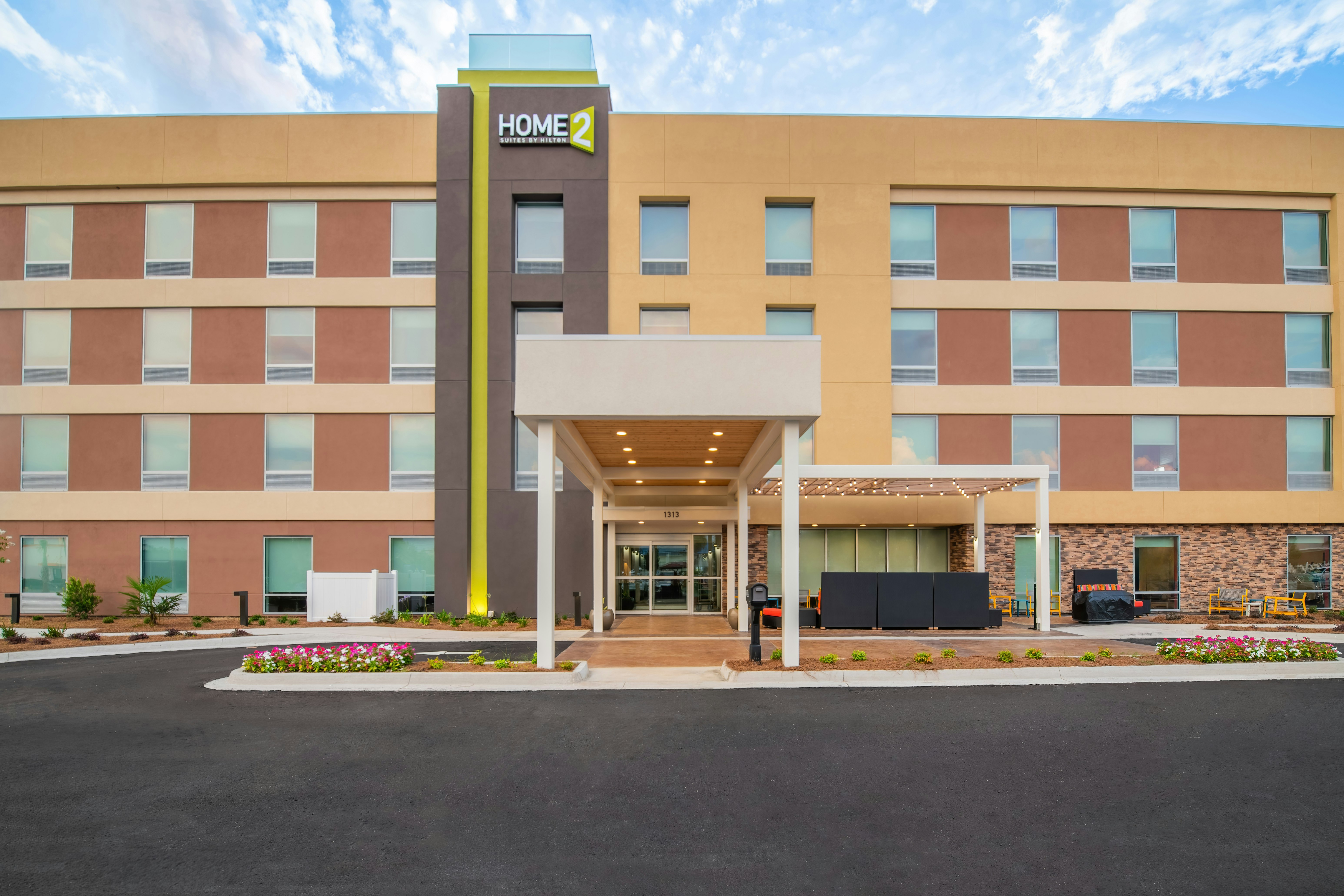 Home2 Suites by Hilton Kingsland 24/26