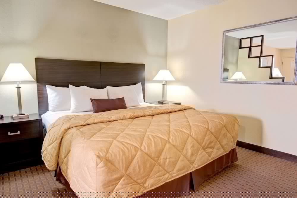 Ramada By Wyndham El Paso 9/38