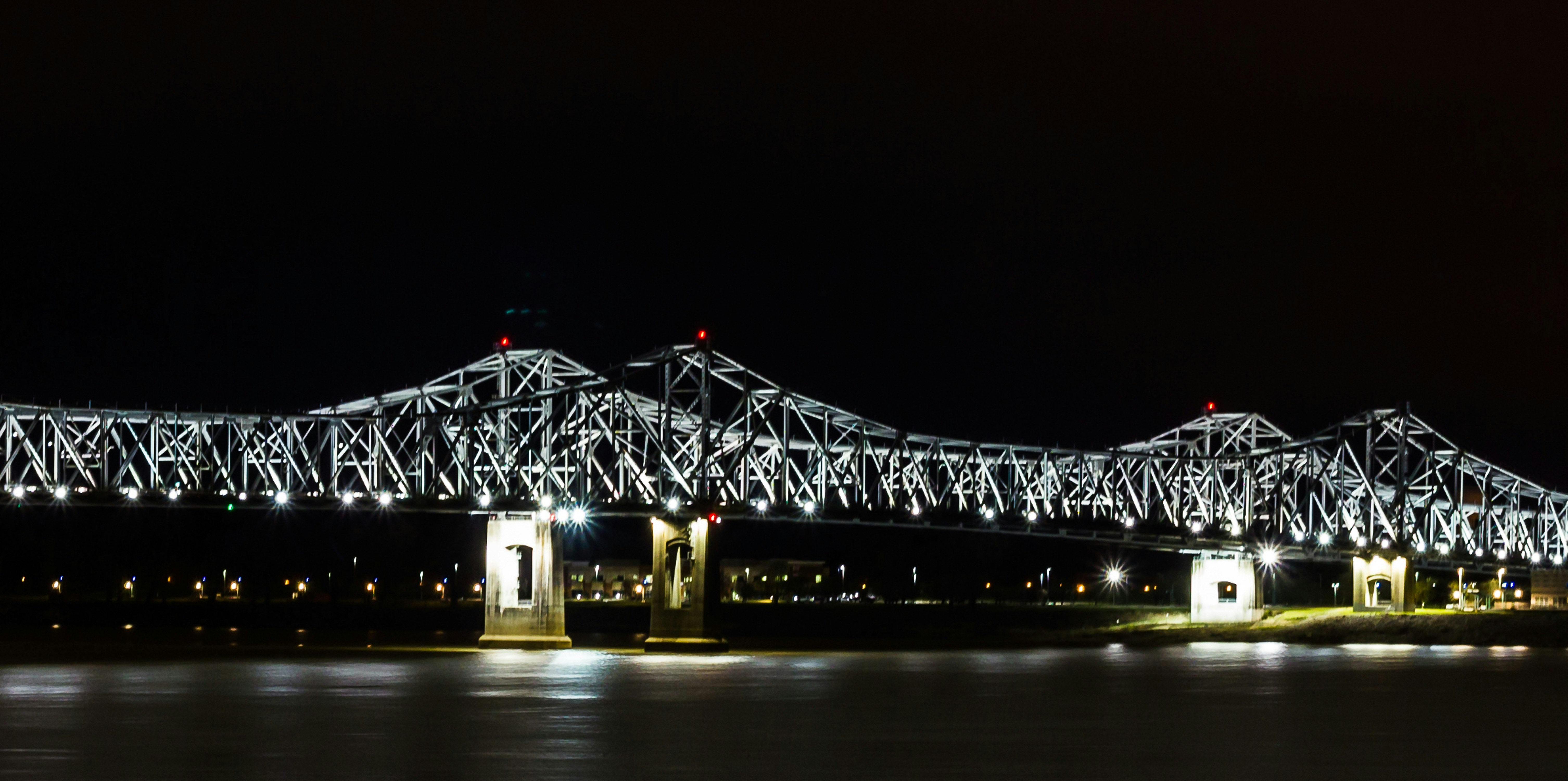 Hampton Inn Suites Natchez 77/78