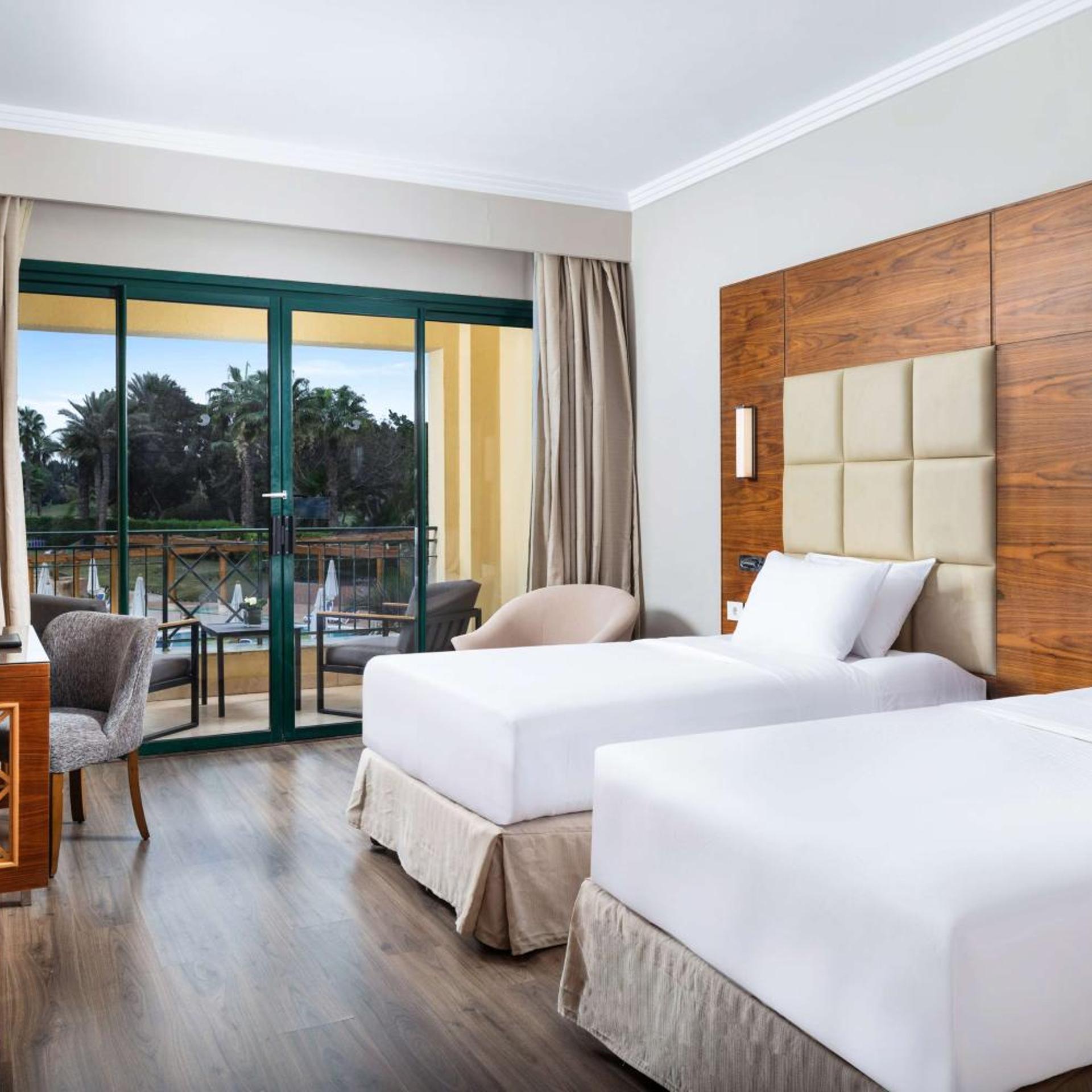 Pool, Superior, Twin Beds، Hilton Pyramids Golf Resort 6/14