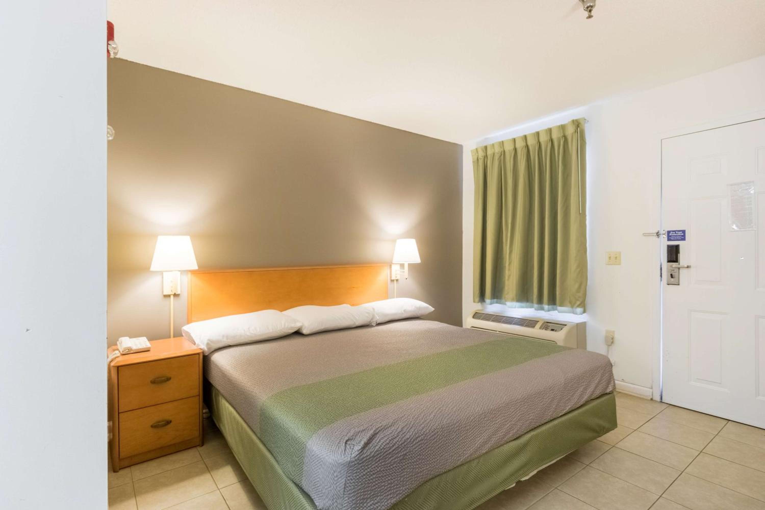 1 King Bed Mobility Accessible Tub Smk