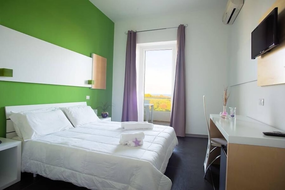 Oasis Park Hotel 16/43