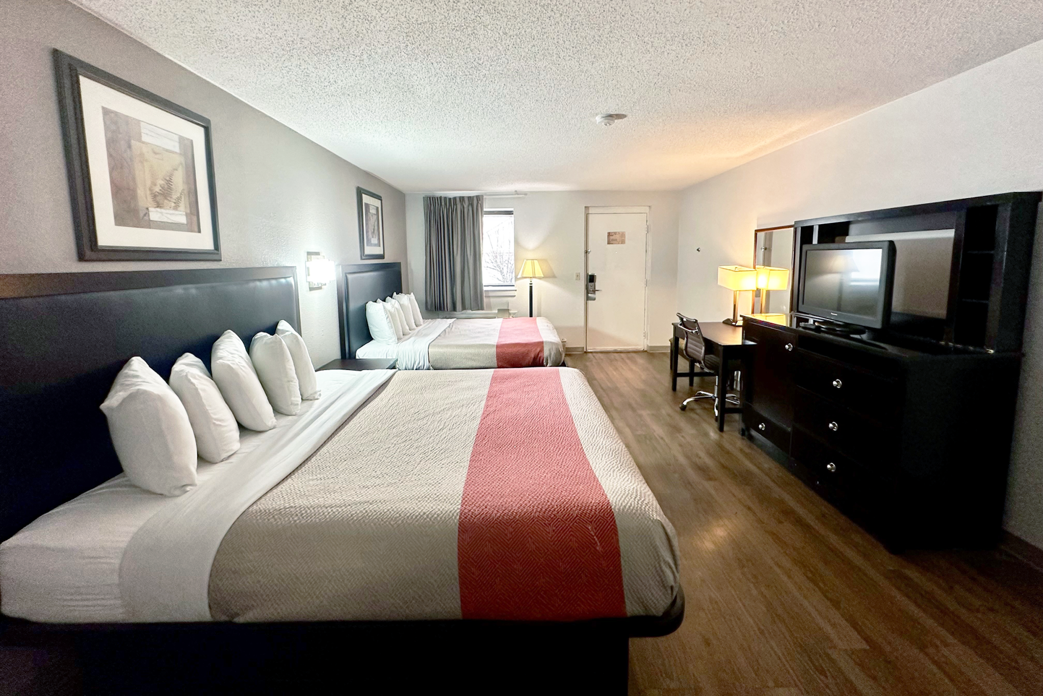 Red Carpet Inn Norwalk CT 29/45