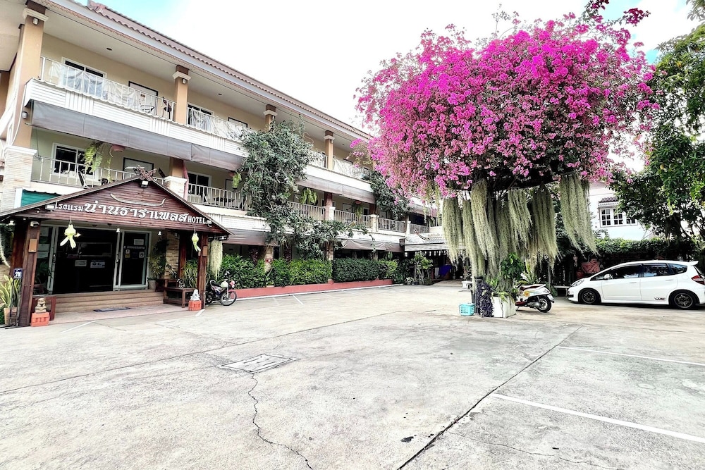 Nan Thara Place 41/50