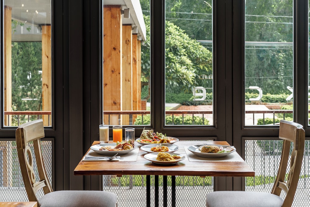 Flora Creek Chiang Mai 57/77