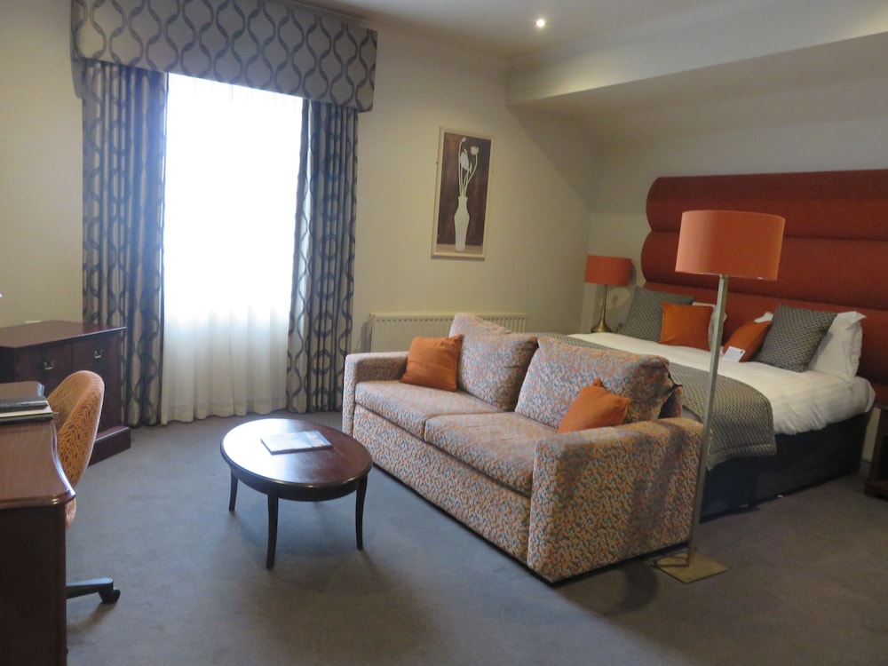 The Belmont Hotel, Leicester 40/47