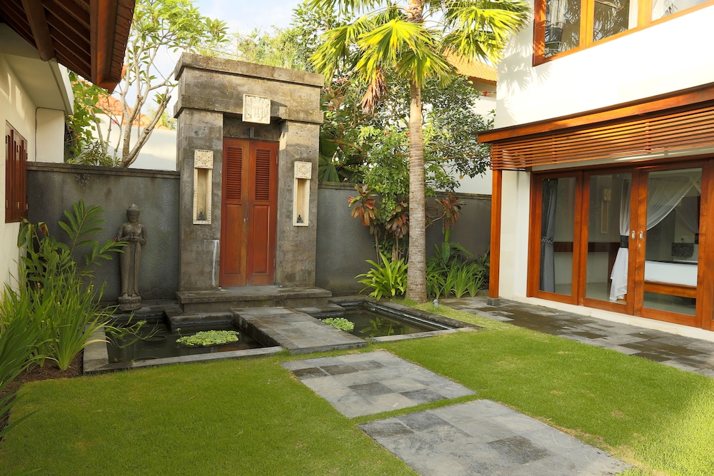 Amore Villas 32/43