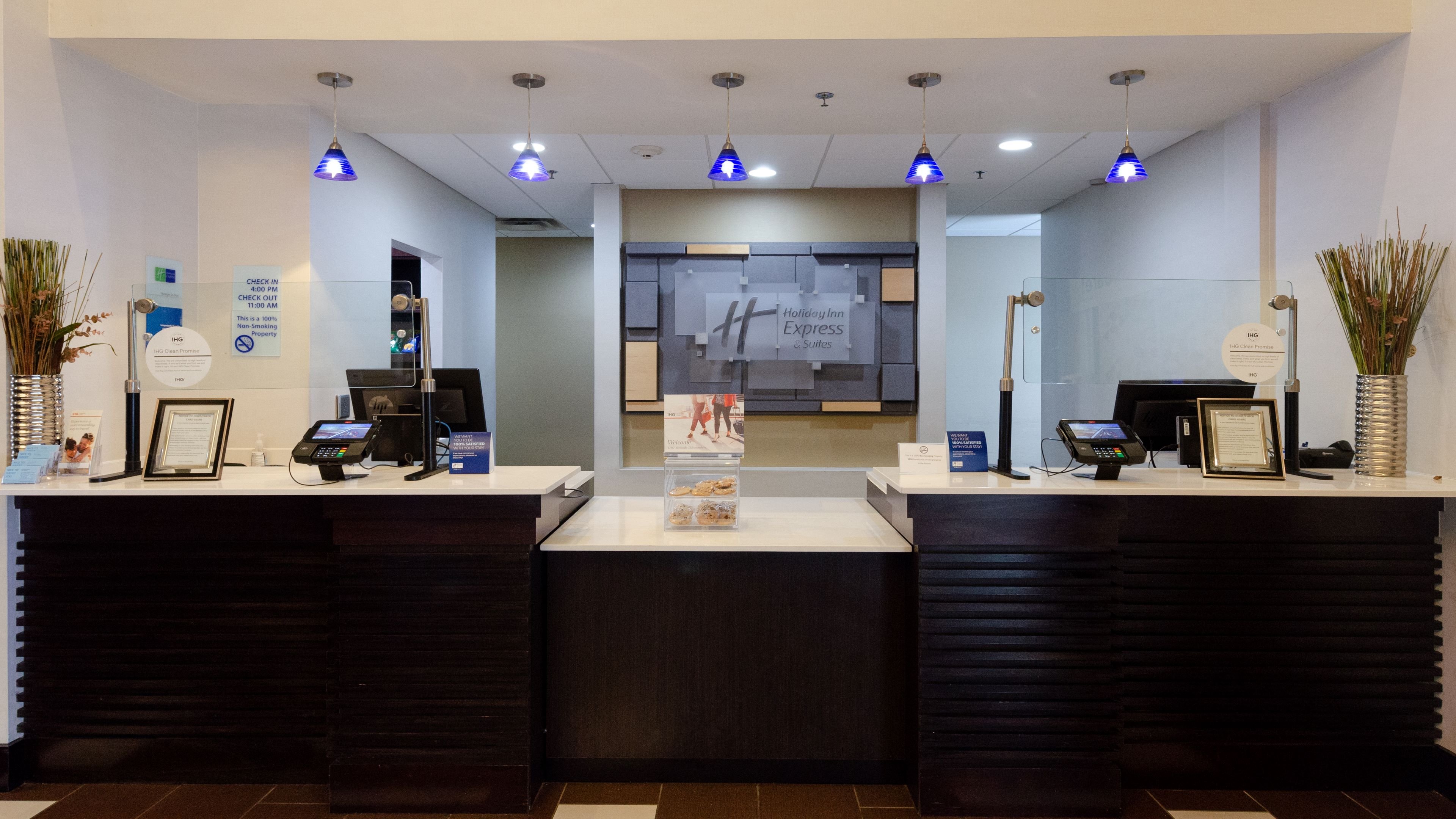 Holiday Inn Express Suites Atlanta Airport West Camp Creek 5/22