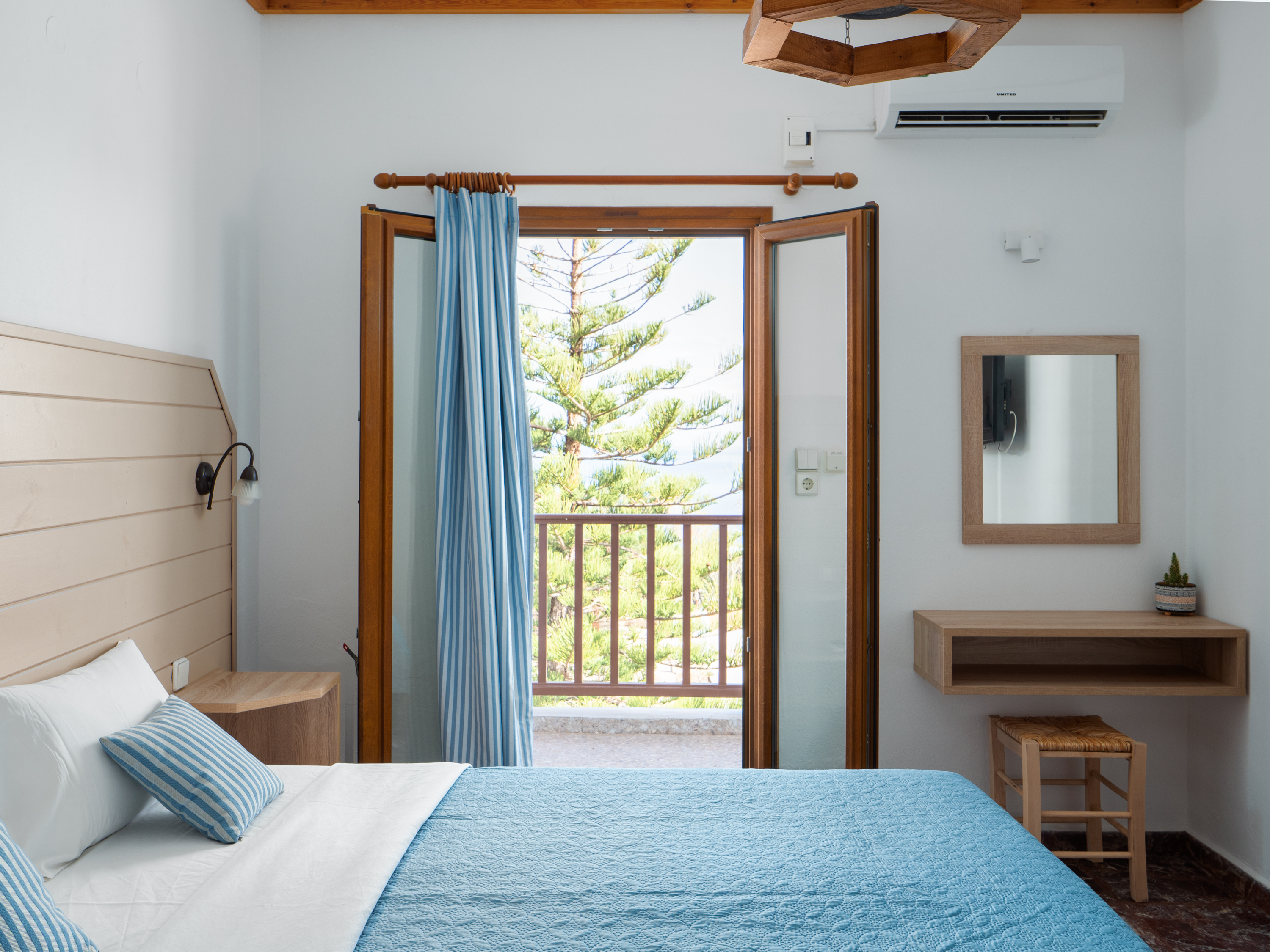 Room, Double Bed, Pool and Sea View