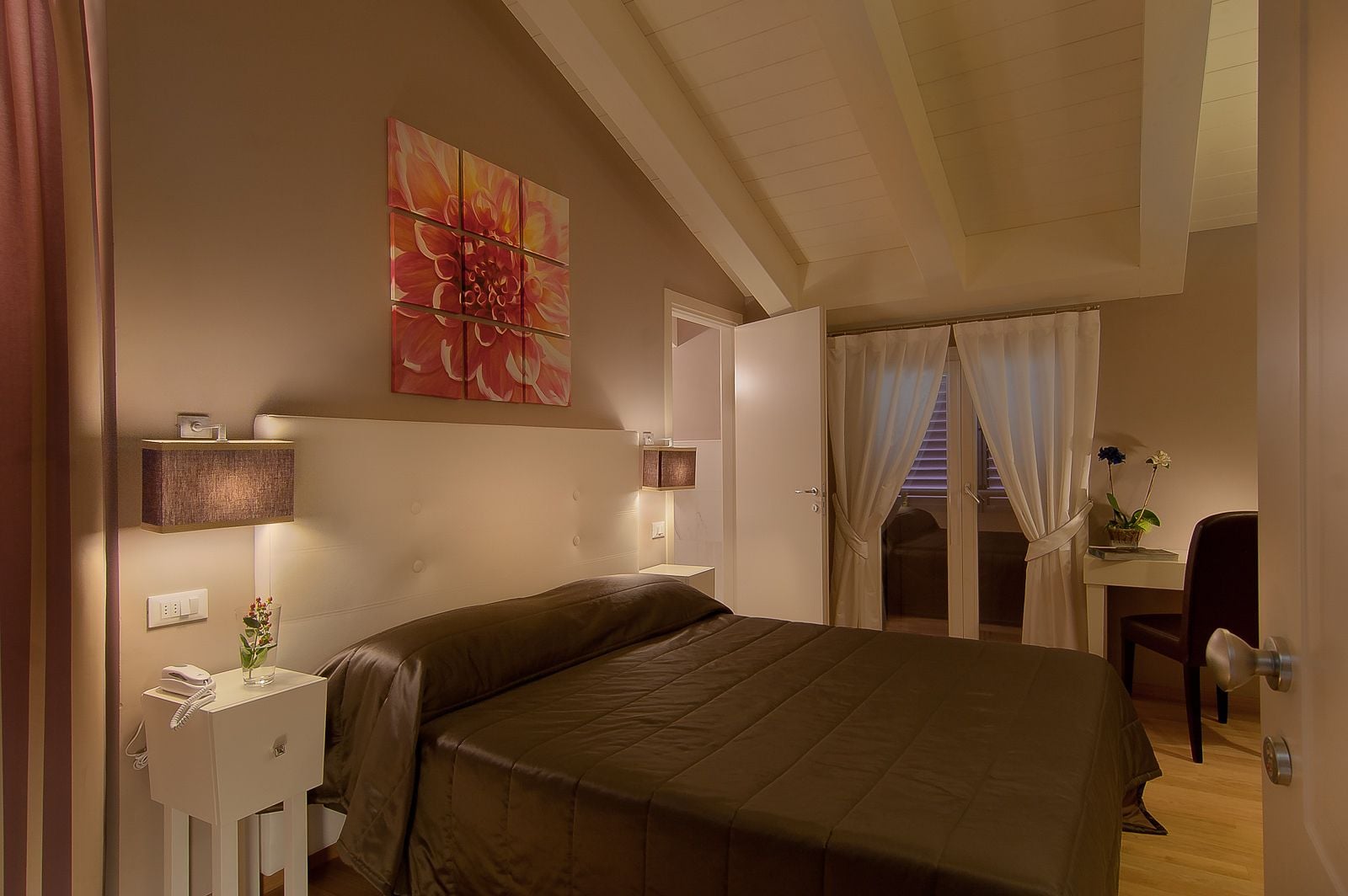 Room, Double and Twin Beds
