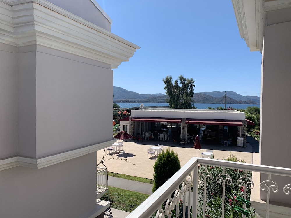 Daphne Residence 21/79