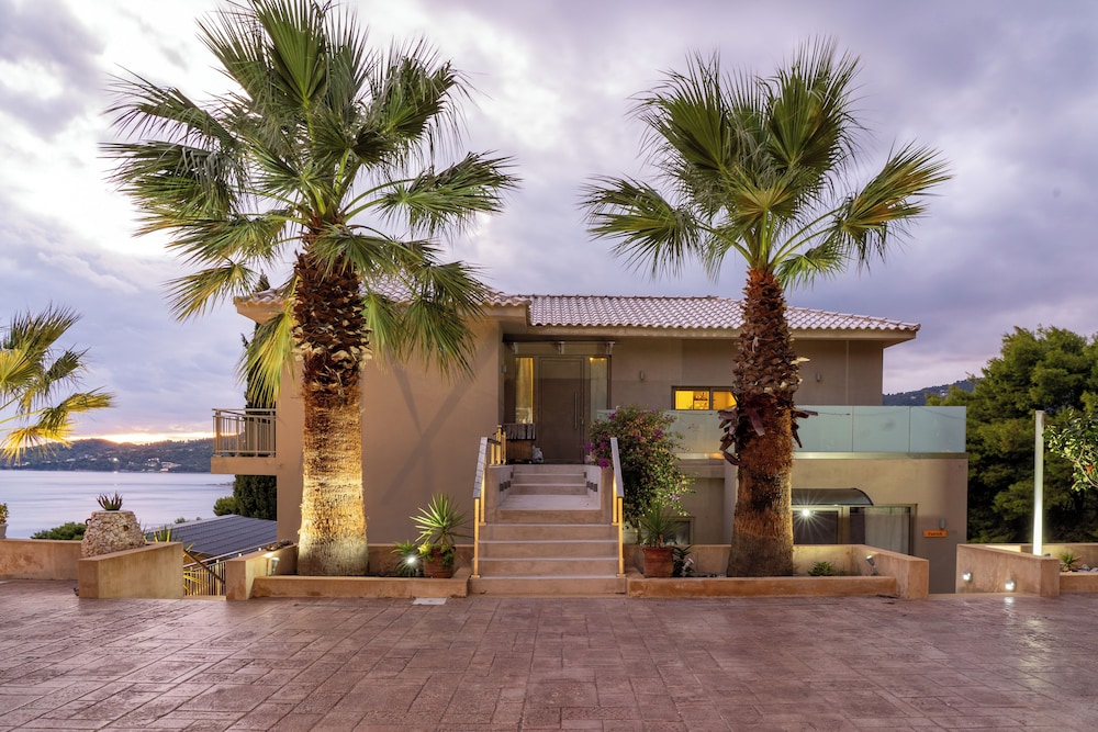 Core Luxury Suites 5/55